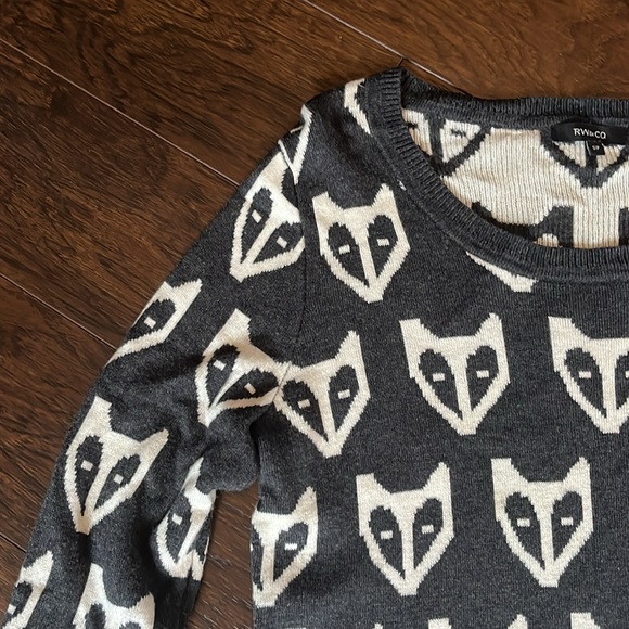 Fox sweater - Picture 3 of 3